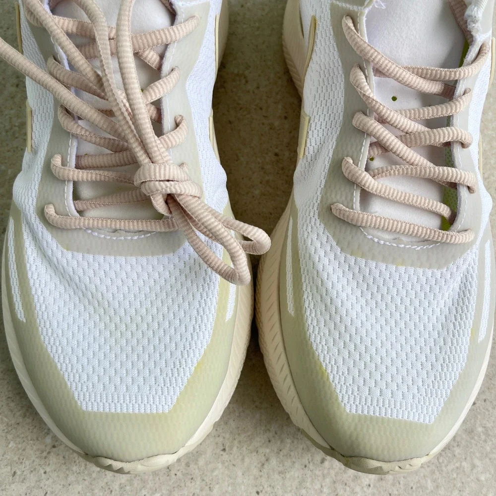 Veja Impala Sneaker‎ in Eggshell Pierre